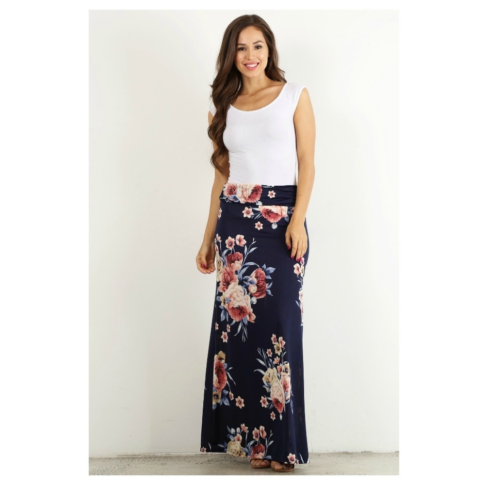 NAVY FLOWER MAXI SKIRT